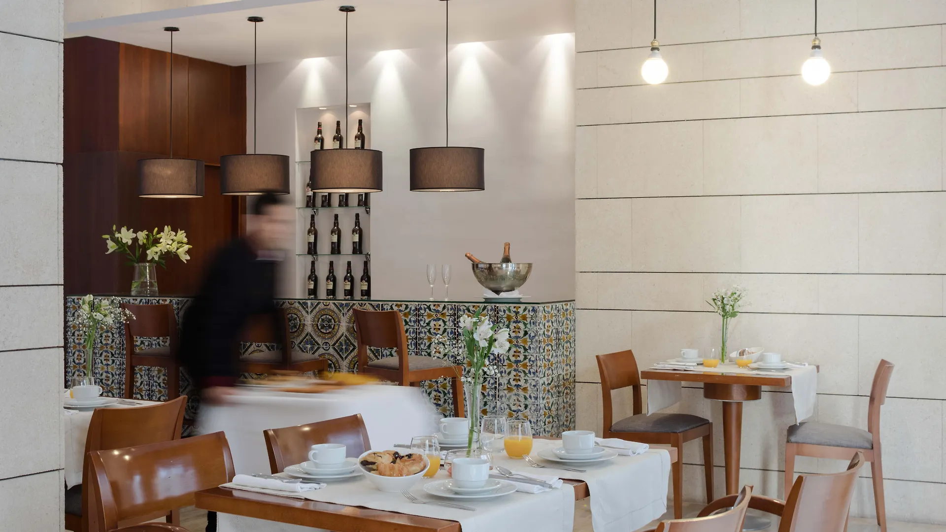 Hotel Rey Alfonso X Seville 4*,